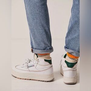 Reebok women's Wo Club C Geo Mid Sneaker